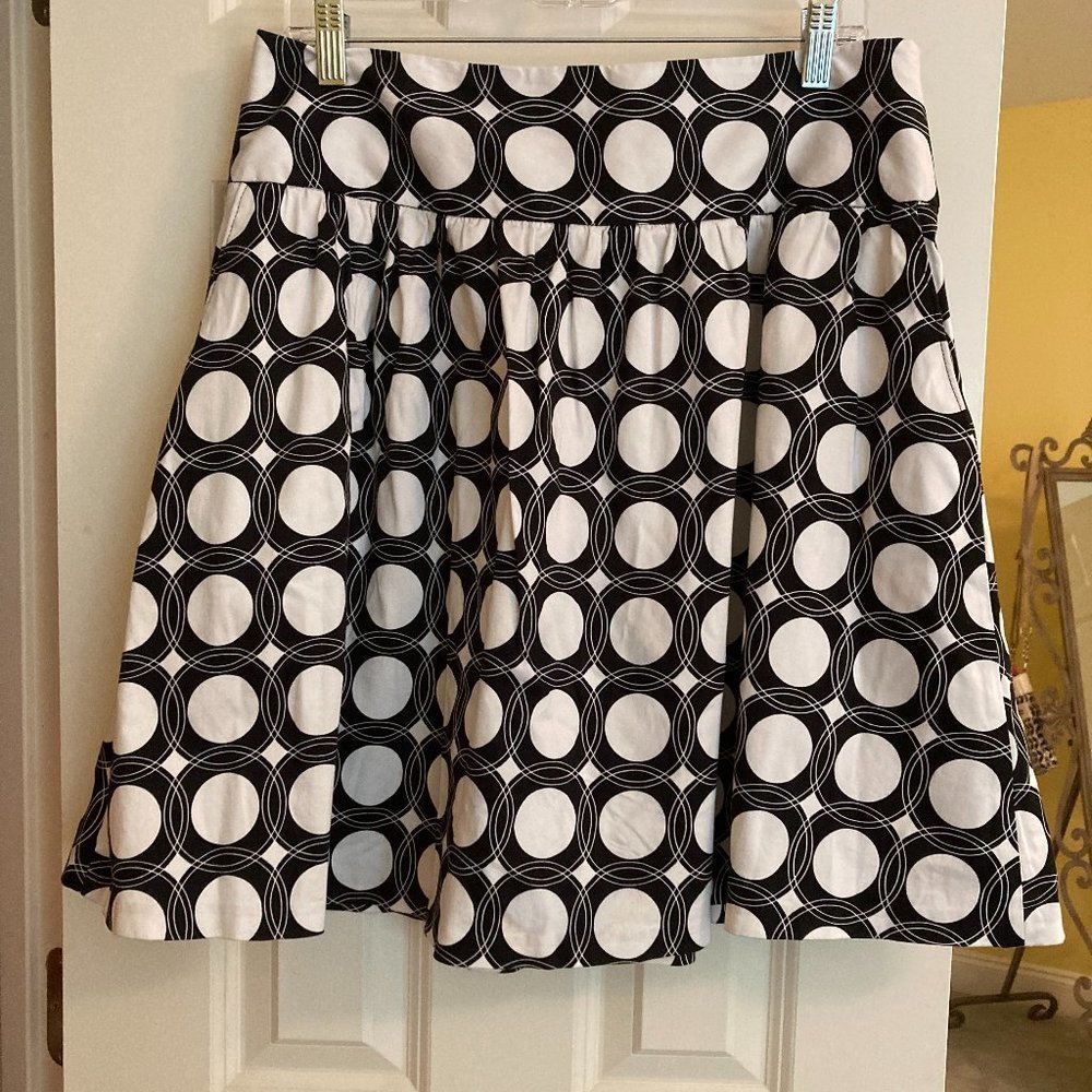 Adorable Black & White Circle Print Skirt
